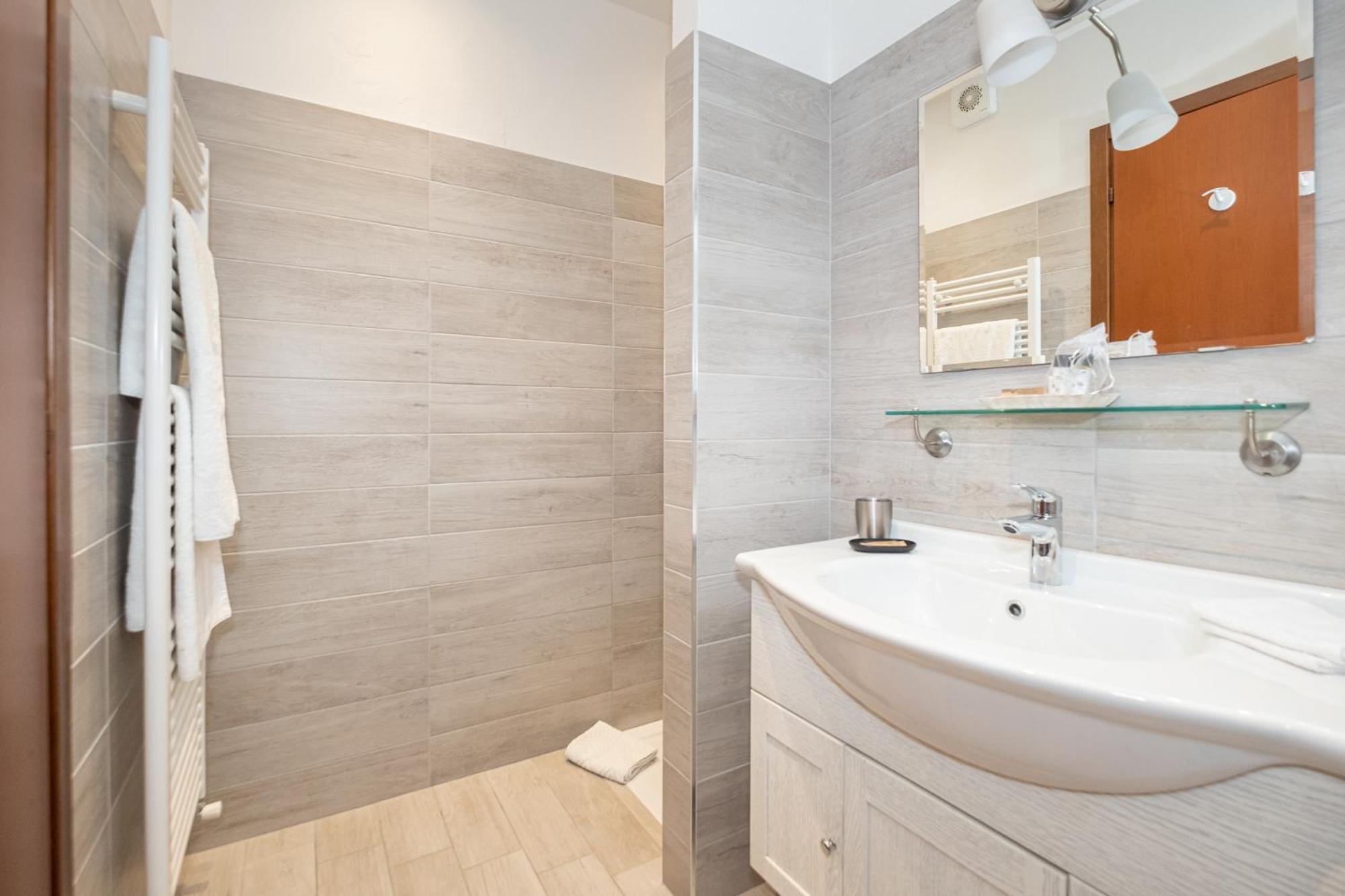 Il Grifo Bed & Breakfast Lenno Dış mekan fotoğraf