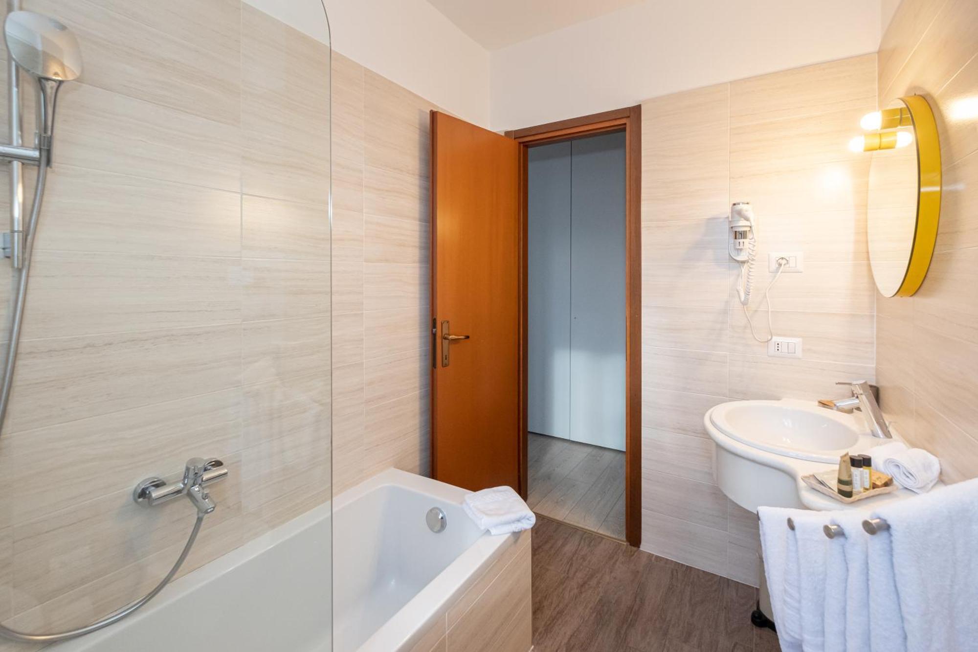 Il Grifo Bed & Breakfast Lenno Dış mekan fotoğraf